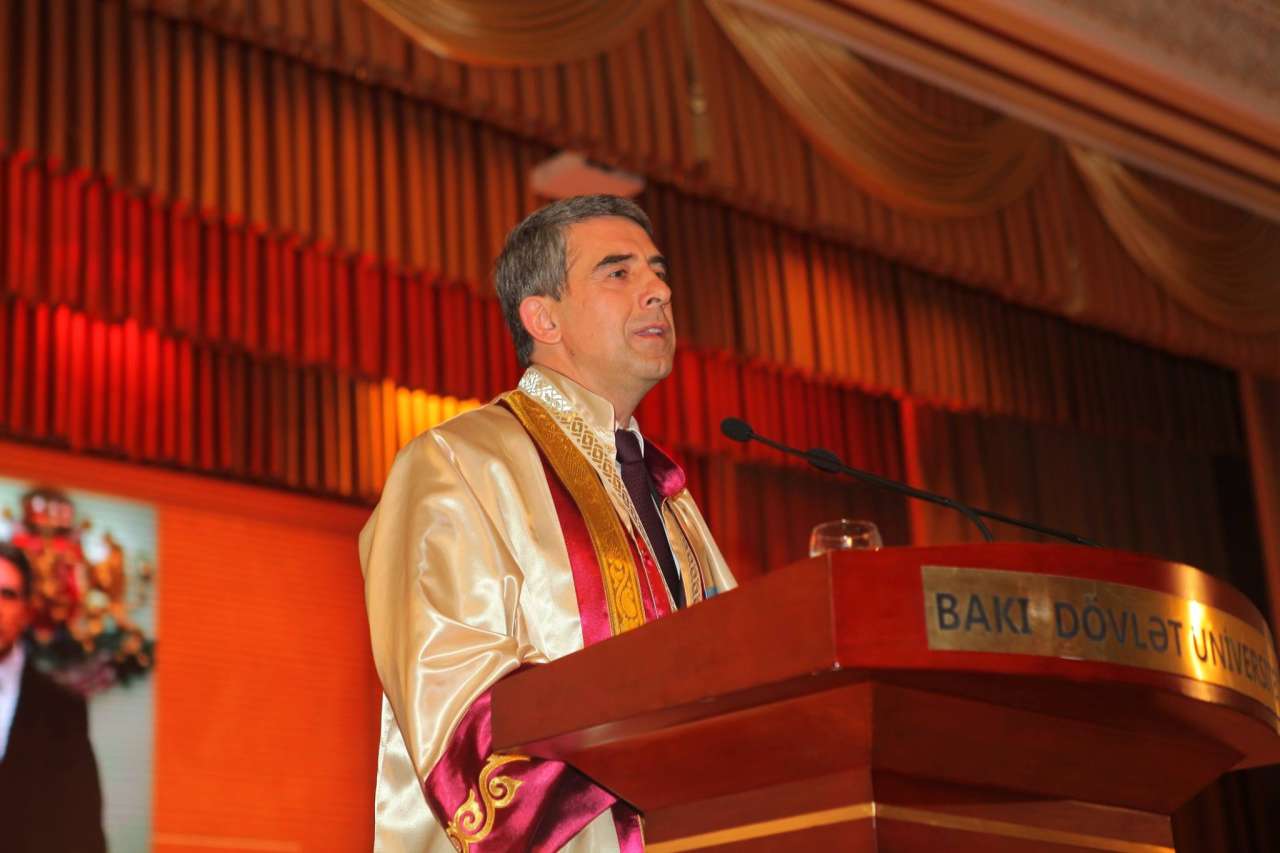Bolqarıstan Prezidenti BDU-nun fəxri doktoru oldu (FOTO)