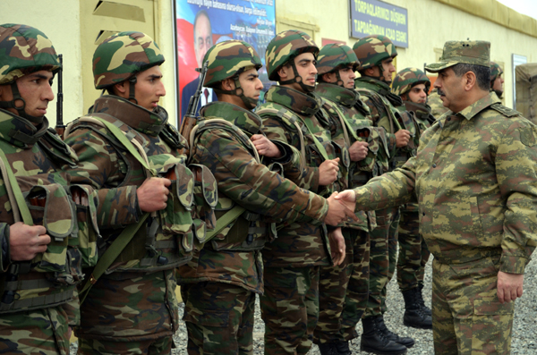 Azerbaycan Savunma Bakanı: Azerbaycan Ordusu her an savaşa hazır