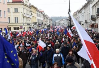 Polish protests as government rejects court ruling