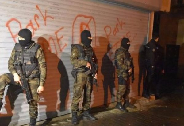 Police holding anti-terrorist operation in Istanbul