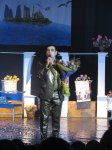 Азербайджанский певец и актер поздравил российских женщин (ФОТО)