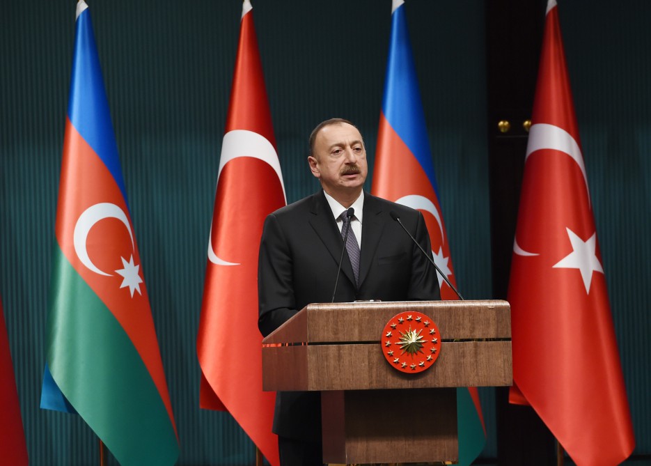 Президент Ильхам Алиев: Отождествление ислама с террором приводит к межцивилизационным проблемам