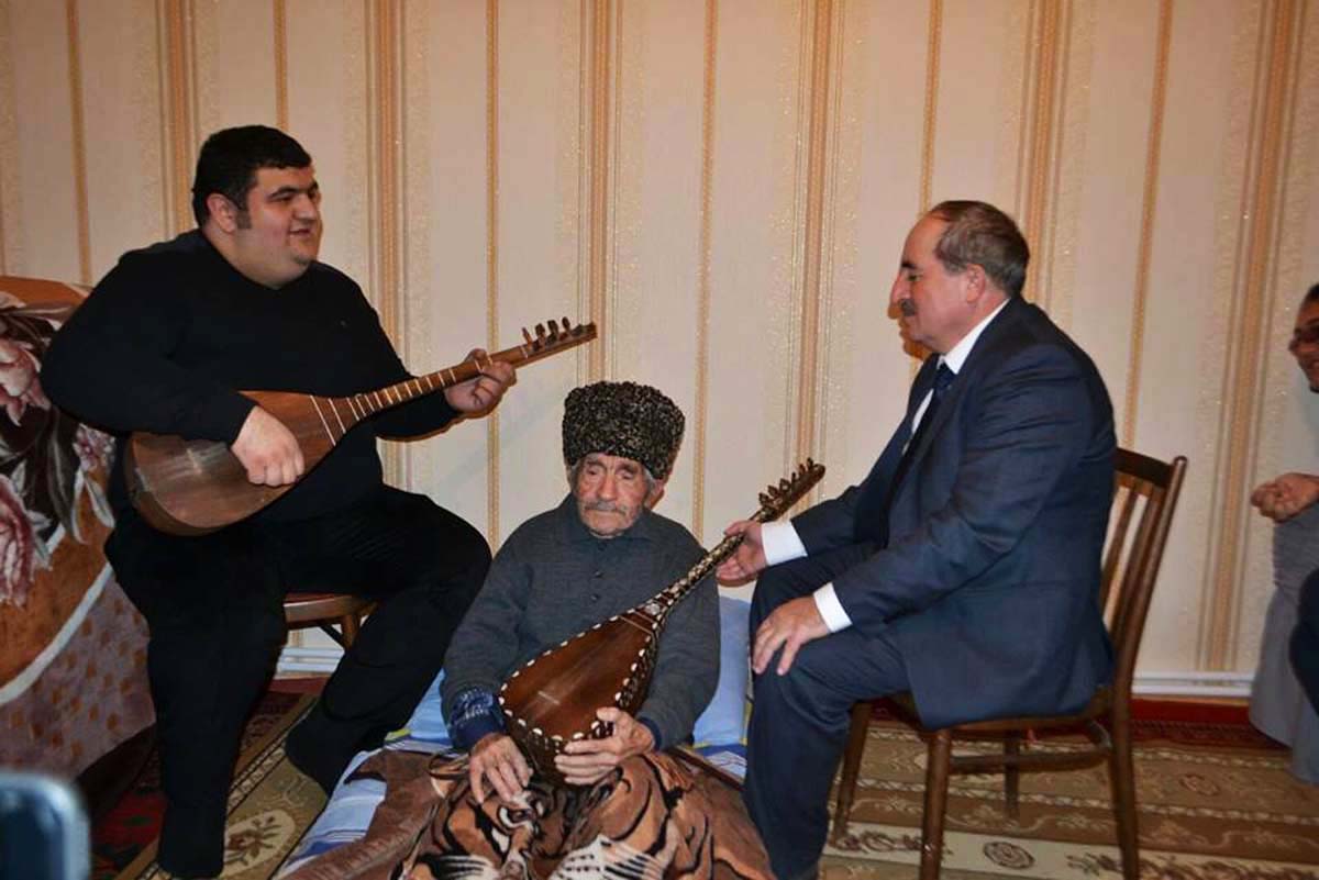 Старейший ашуг Азербайджана Ханмуса Мусаев принял гостей (ФОТО)