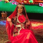 Azərbaycanın televiziya ulduzları Novruz bayramını milli geyimlərdə qarşılayır (FOTO)