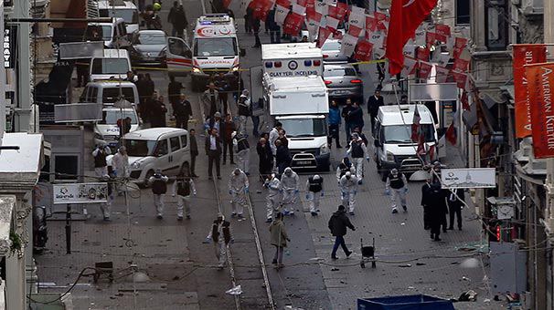 Раненые при теракте в Стамбуле продолжают лечение - минздрав