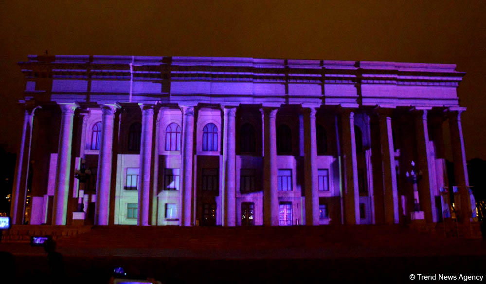 Лазерное шоу в Баку на тему "Формулы-1" (ФОТО)