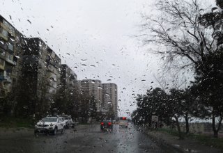 "Azəravtoyol" yağışla bağlı yollarda nəzarəti gücləndirdi