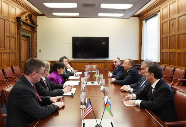 President Ilham Aliyev meets with US Secretary of Commerce Penny Pritzker (PHOTO)