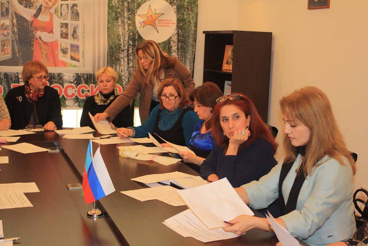 Русский язык в Азербайджане будут преподавать необычным методом (ФОТО)