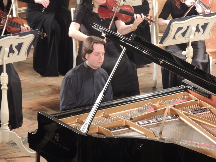 Безупречное исполнительское мастерство российского пианиста в Баку (ФОТО)