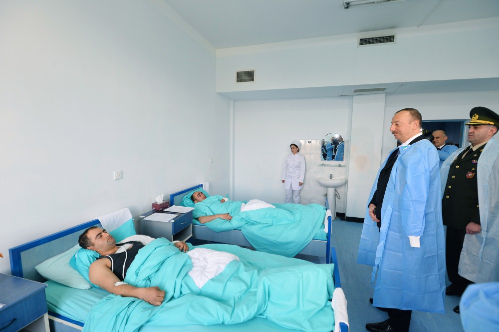 Azerbaijan’s president visits injured servicemen at Defense Ministry’s Central Clinical Hospital