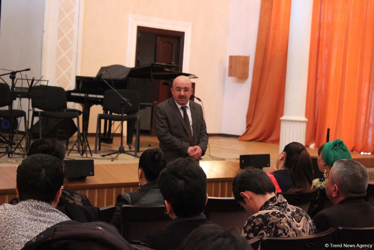 Деятели культуры провели акцию в поддержку Президента Азербайджана и Вооруженных сил (ФОТО)