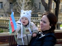 Azərbaycan xalqı Milli Ordumuzun uğurlarını qeyd edir (ƏLAVƏ OLUNUB)  (FOTO 1)