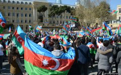 Azərbaycan xalqı Milli Ordumuzun uğurlarını qeyd edir (ƏLAVƏ OLUNUB)  (FOTO 1)