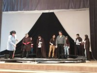 Бакинским студентам показали спектакль Günahsız Günahkarlar (ФОТО)