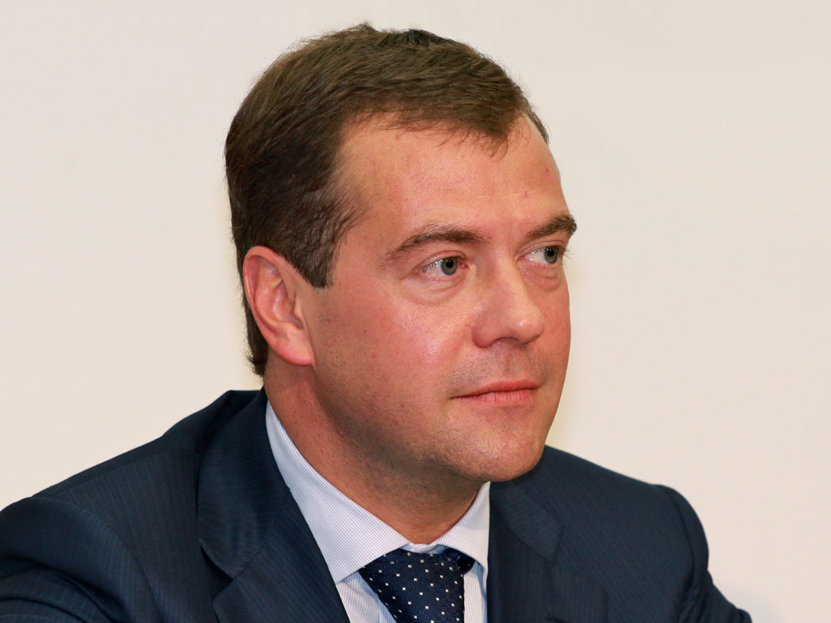 Russian PM Medvedev congratulates Ilham Aliyev on his birthday