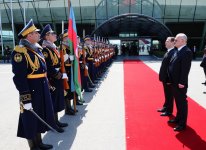 Rusya Başbakanı Bakü'de resmi karşılandı - Gallery Thumbnail