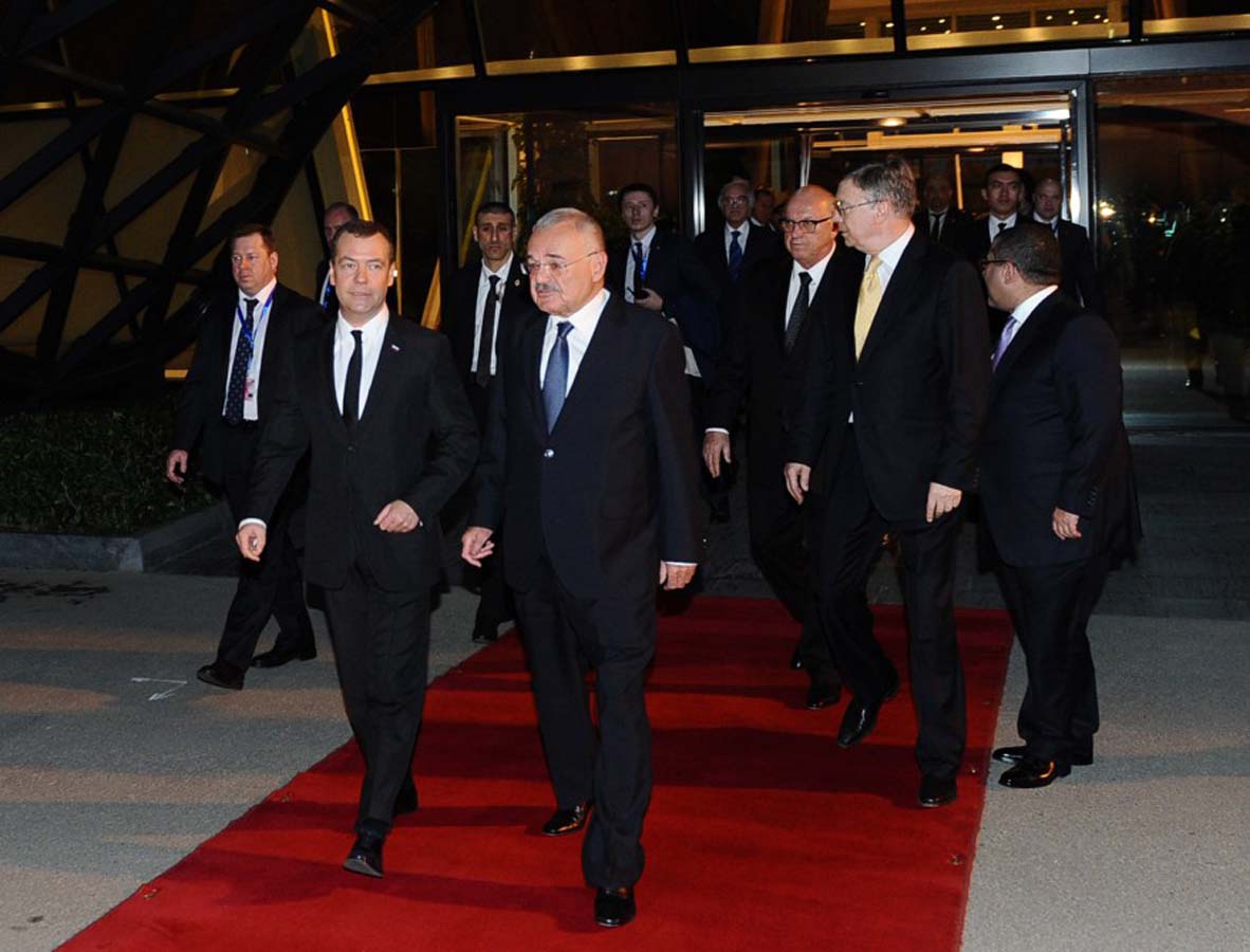 Завершился официальный визит председателя правительства России в Азербайджан (ФОТО)