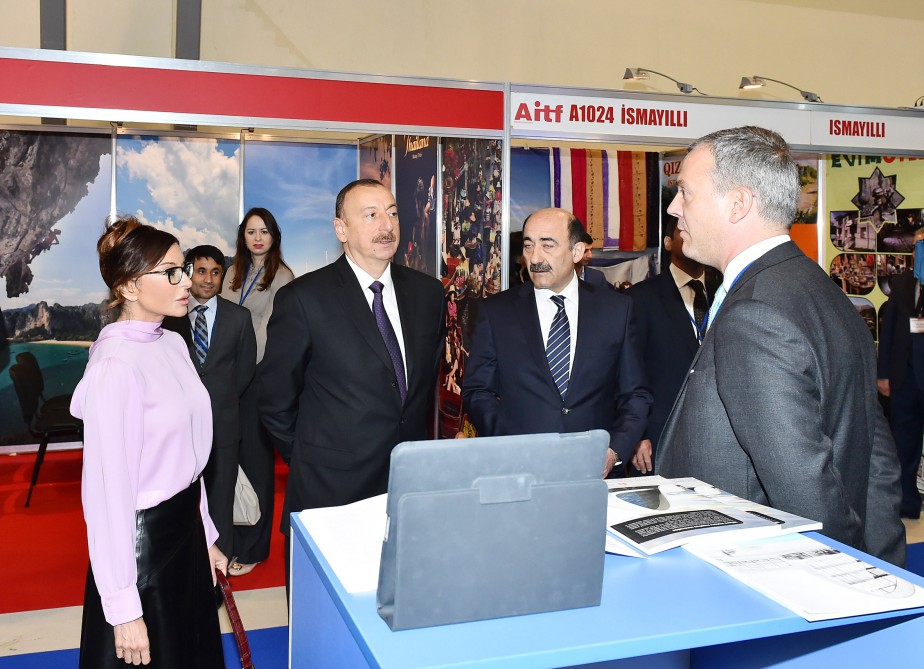 Президент Азербайджана и его супруга ознакомились с XV Азербайджанской Международной выставкой туризма и путешествий – «AITF-2016»