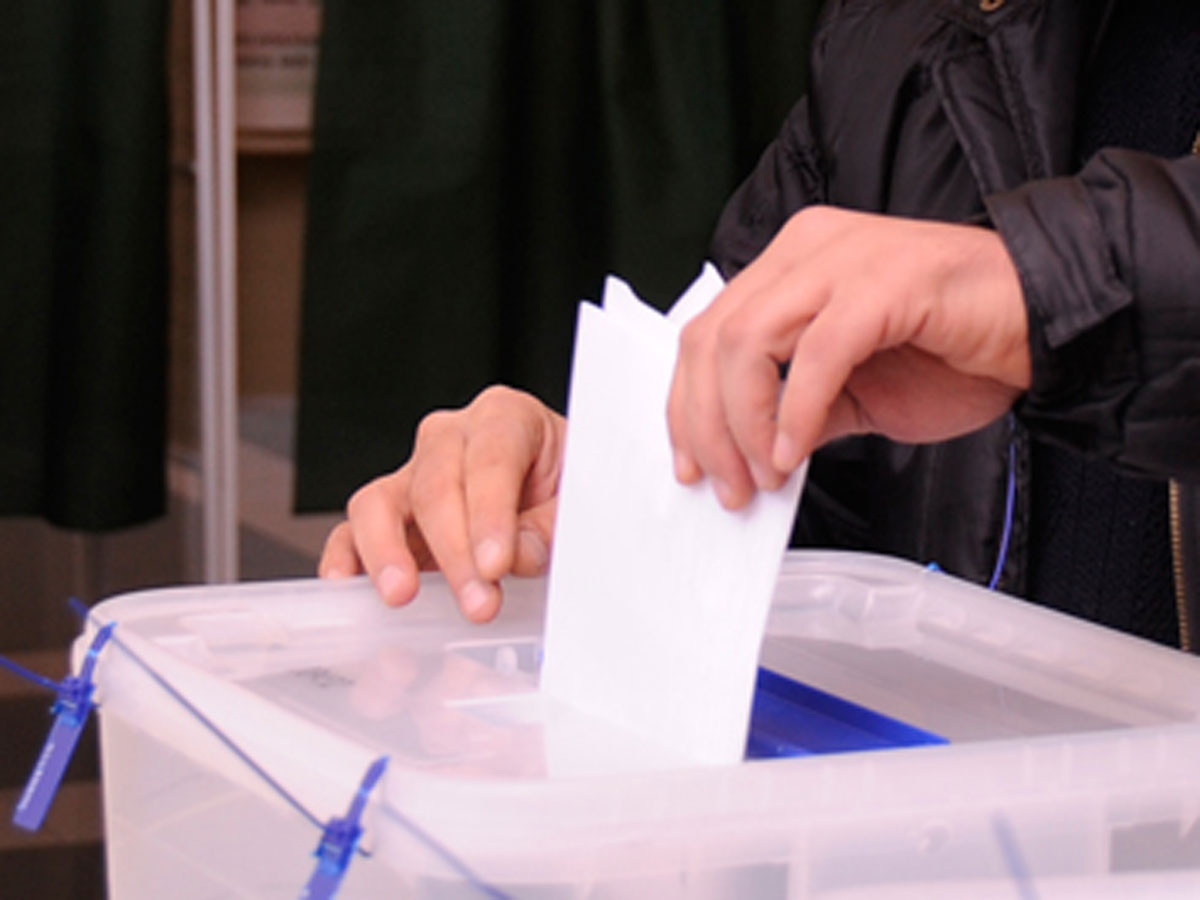 Gürcüstan vətəndaşları Bakıda parlament seçkilərində səs verirlər