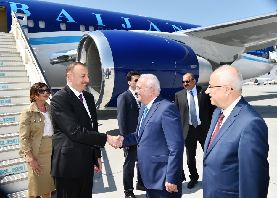 President Aliyev, his wife arrive in Turkey on working visit (PHOTO)