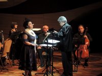 Лицом к лицу со временем: потрясающий концерт на бакинской сцене (ФОТО)