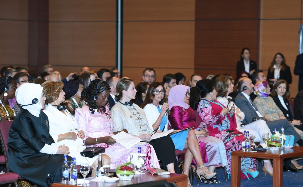 Azerbaijan's first lady attends special session on cancer control in OIC member states (PHOTO)