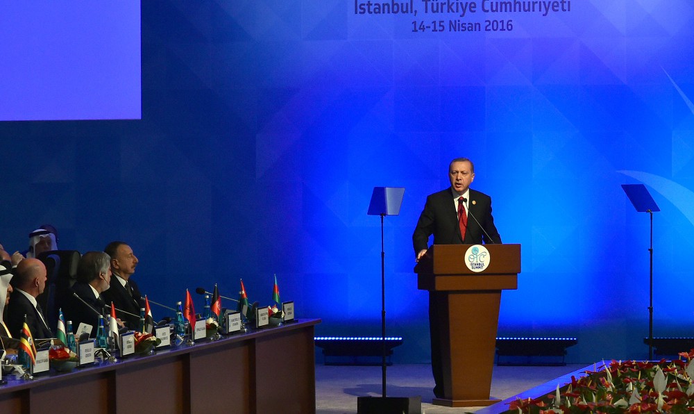 Президент Азербайджана принимает участие в XIII саммите Организации исламского сотрудничества (ФОТО)