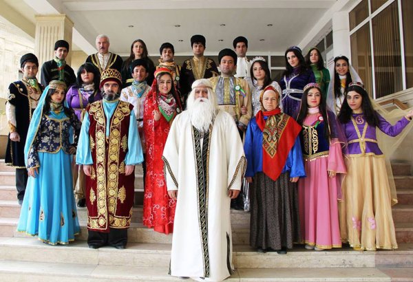 В Баку пройдет шествие в азербайджанских национальных костюмах (ФОТО)