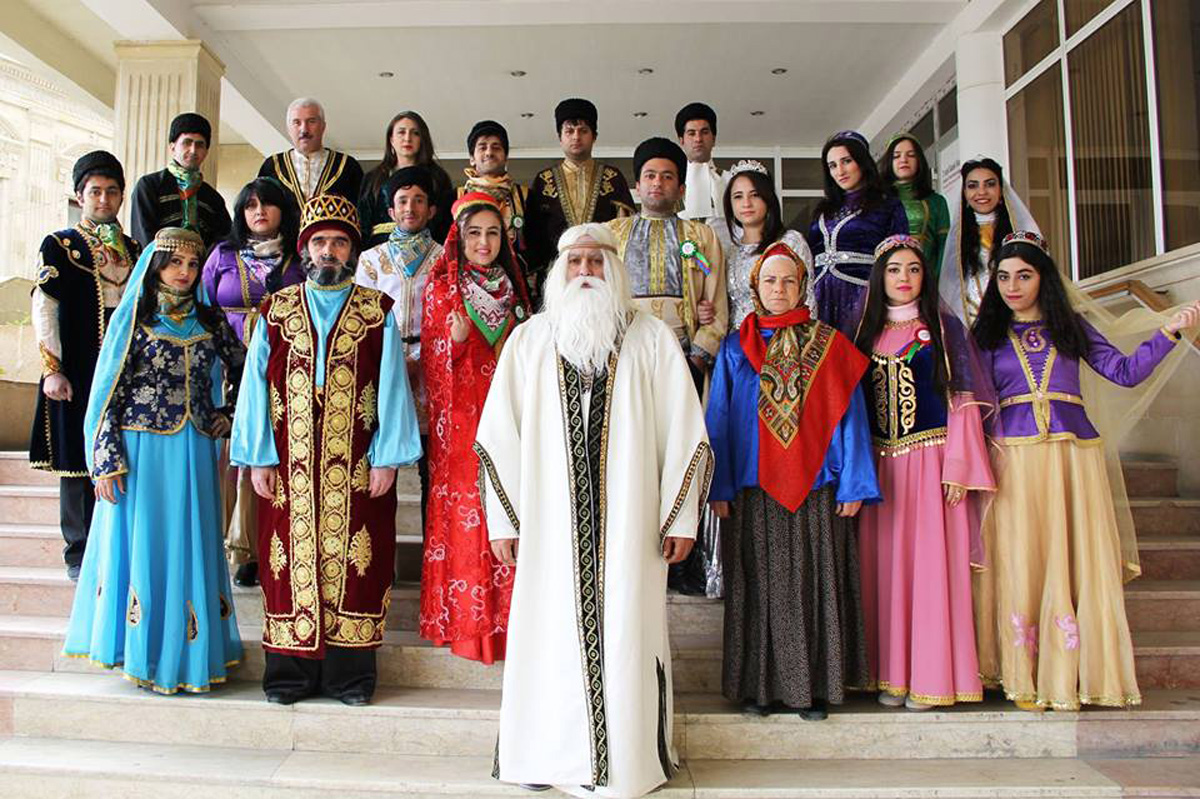 Национальные костюмы в азербайджане