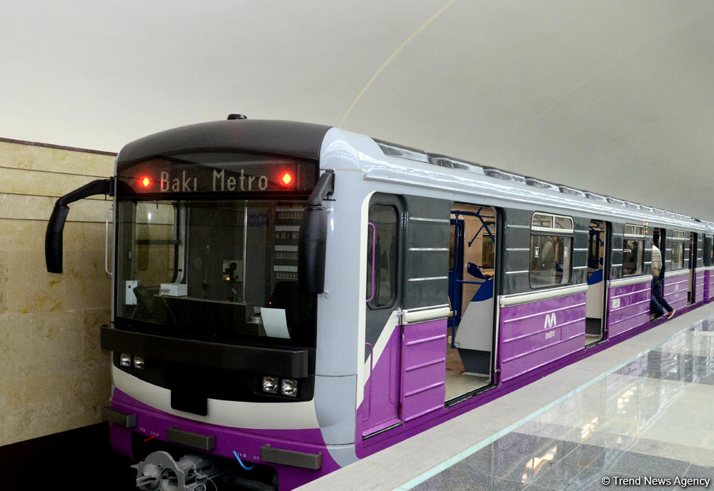 Bakıya daha bir yeni metro qatarı gətirilib