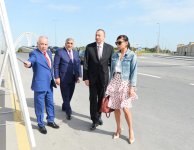 Президент Азербайджана и его супруга ознакомились с состоянием после реконструкции улицы в бакинском поселке (ФОТО)