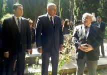В Баку почтили память Насибы Зейналовой (ФОТО)