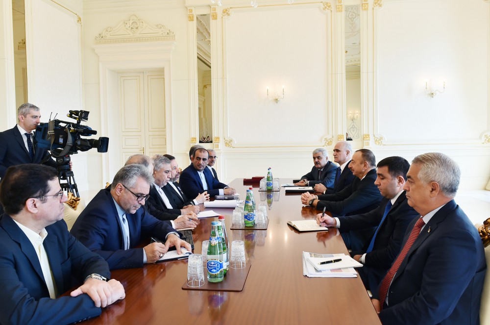 President Aliyev presents ‘Dostluq’ Order to Iranian minister Vaezi