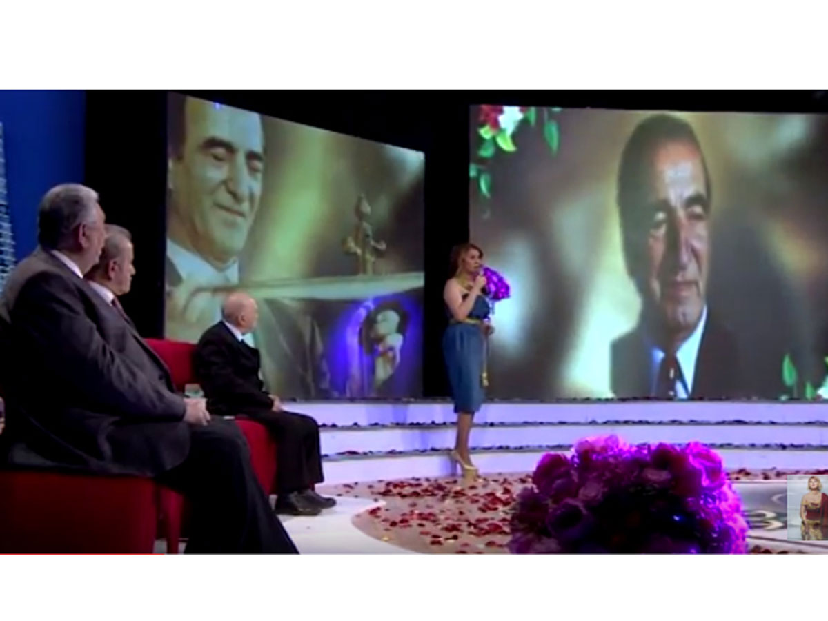 Виртуальный дуэт со всемирно известным исполнителем на кяманче Габилем Алиевым (ВИДЕО)