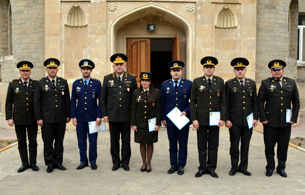 Hərbi Akademiyada xarici dil kurslarının buraxılışı keçirildi (FOTO)