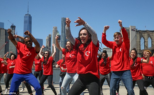 New York'tan  Türkiye'ye destek flashmob'u (Fotoğraf)