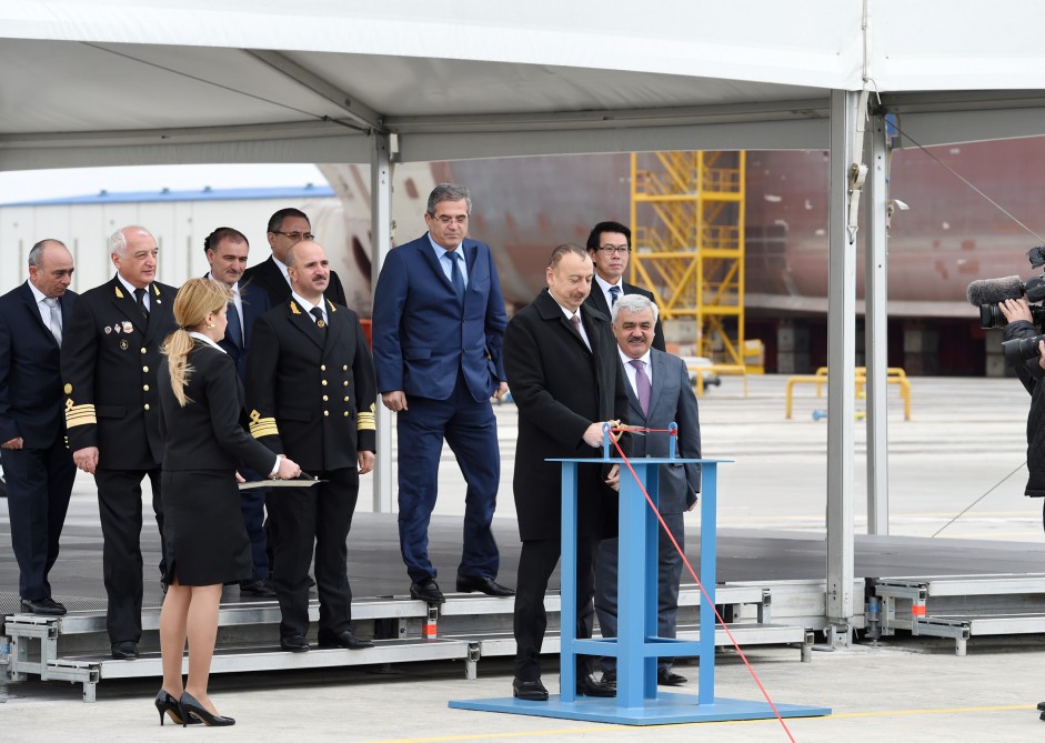 Президент Азербайджана принял участие в церемонии ввода в эксплуатацию пассажирских судов  (ФОТО)