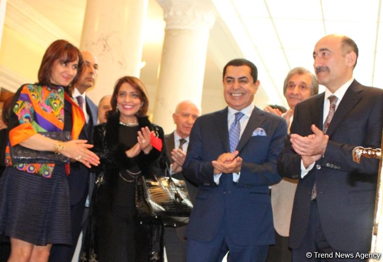В Баку открылась выставка "Вне политики" для гостей Глобального форума Альянса цивилизаций ООН (ФОТО)