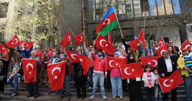 Almanya'da Türklerden Ermeni iddiaları oylamasına protesto