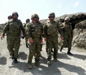Azerbaycan Savunma Bakanı işgalden kurtarılmış topraklarda (Fotoğraf)