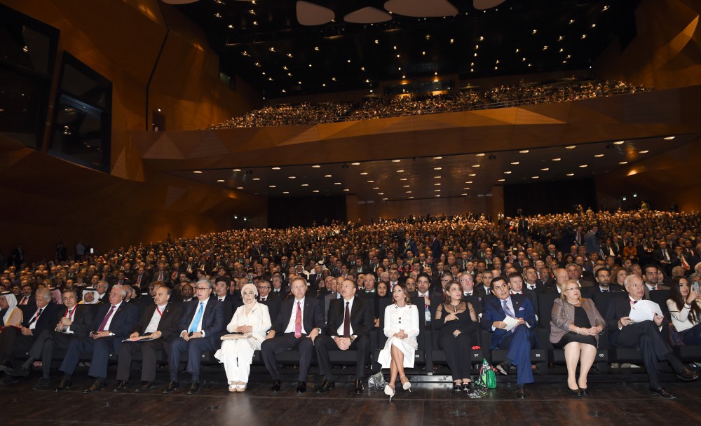Президент Ильхам Алиев и его супруга приняли участие в VII Глобальном форуме Альянса цивилизаций ООН (ФОТО)