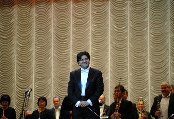 Азербайджанский дирижер принял участие в международном оперном проекте (ФОТО)