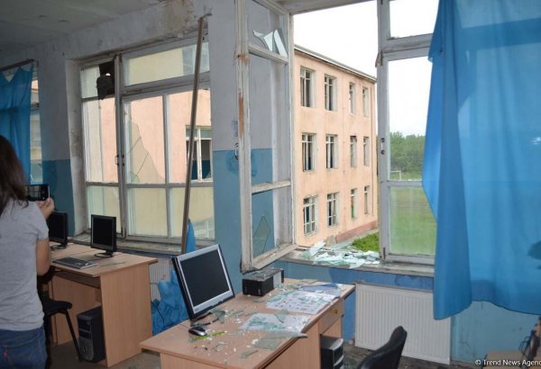 Учащиеся ряда школ в прифронтовых районах Азербайджана освобождены от выпускных экзаменов