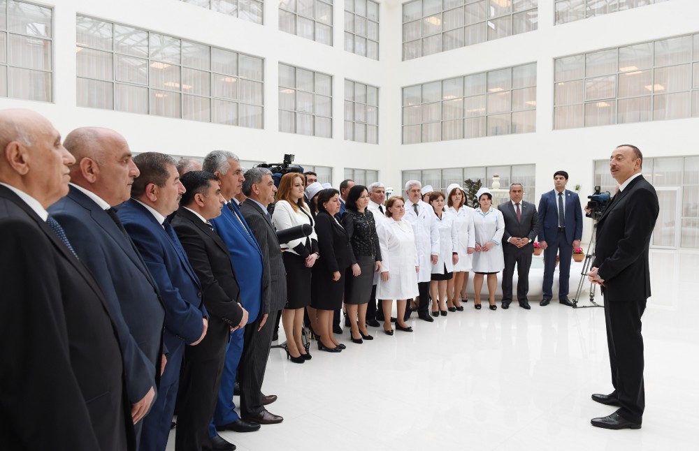 Президент Ильхам Алиев принял участие в открытии нового здания Агсуинской районной центральной больницы (ФОТО)