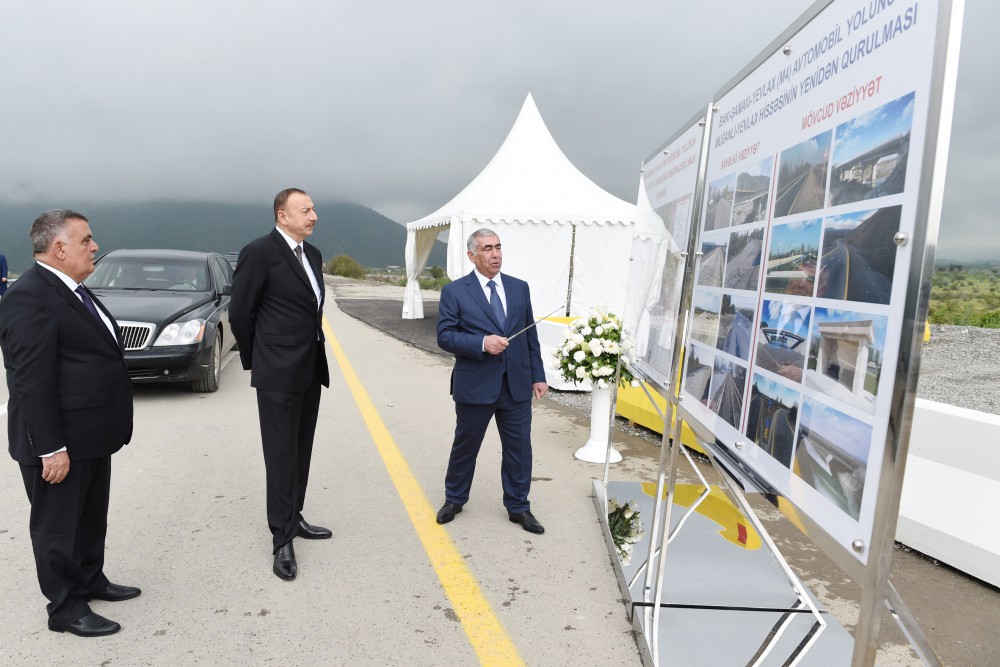 İlham Əliyev Bakı-Şamaxı-Yevlax avtomobil yolunun 115 kilometrlik hissəsinin yenidənqurmadan sonra açılışında iştirak edib (FOTO)