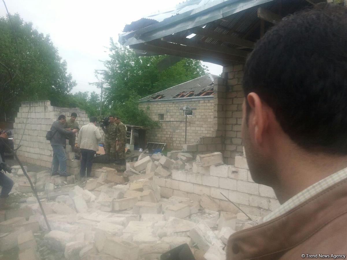 Ermenilerin top atışı sonucu tahrip Azerbaycan Karadağlı köyü (Fotoğraf)