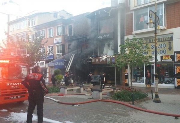 На западе Турции в здании произошел взрыв, трое получили ранения (ФОТО) (версия 2)