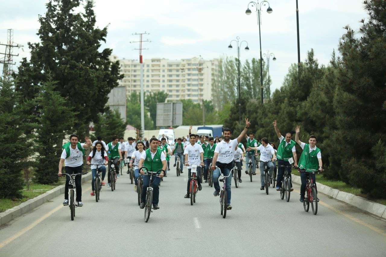 Здоровый транспорт = Здоровая молодежь: велопробег в Гяндже (ФОТО)
