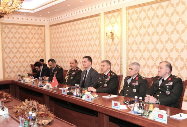 Azerbaycan İçişleri Bakanı Türkiye Jandarma Genel Komutanı ile bir araya geldi